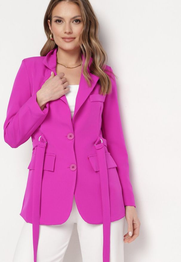 Born2be - Ciemnofioletowa Marynarka Jednorzędowa z Ozdobnym Paskiem i Klapami Orianella. Okazja: do pracy, na spotkanie biznesowe. Kolor: fioletowy. Materiał: jeans. Styl: biznesowy, elegancki