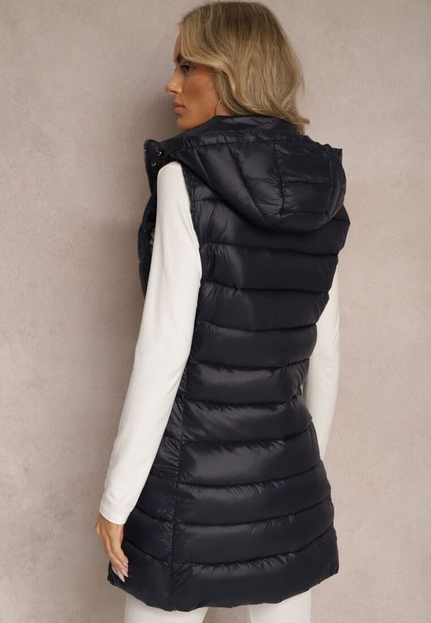 Renee - Granatowa Pikowana Kamizelka z Odpinanym Kapturem Samore. Okazja: na co dzień. Kolor: niebieski. Materiał: tkanina, jeans. Styl: elegancki, casual
