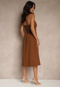 Renee - Brązowa Rozkloszowana Sukienka z Guzikami Folunira. Kolor: brązowy. Sezon: lato, wiosna. Styl: elegancki #4