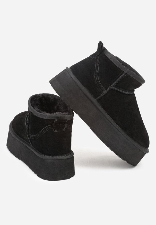 Renee - Czarne Wsuwane Śniegowce z Zamszu Naturalnego na Grubej Podeszwie Mevilira. Zapięcie: bez zapięcia. Kolor: czarny. Materiał: zamsz. Styl: elegancki