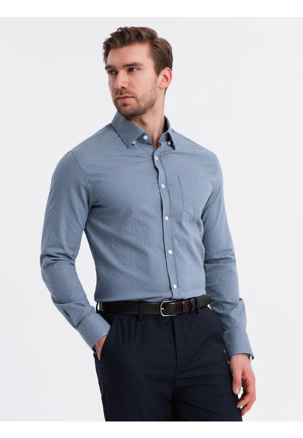 Ombre Clothing - Męska koszula SLIM FIT z ozdobnej tkaniny z kieszonką – niebieska V1 - Rozmiar: M. Okazja: do pracy. Typ kołnierza: kołnierzyk klasyczny. Kolor: niebieski. Materiał: tkanina. Wzór: haft, ze splotem. Styl: klasyczny, elegancki