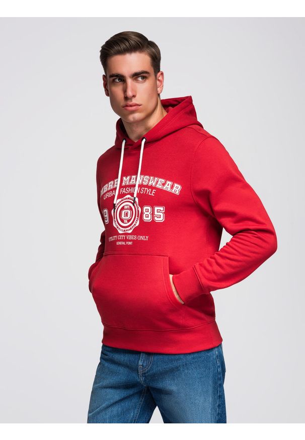 Ombre Clothing - Męska bluza z kapturem kangurka z nadrukiem w stylu college – czerwona V1 - Rozmiar: XL. Okazja: na co dzień. Typ kołnierza: kaptur. Kolor: czerwony. Materiał: bawełna, materiał, poliester, dzianina, dresówka. Wzór: nadruk. Styl: elegancki, casual, klasyczny