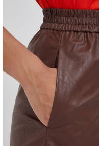 Sisley szorty damskie kolor brązowy gładkie high waist. Stan: podwyższony. Kolor: brązowy. Materiał: skóra. Wzór: gładki