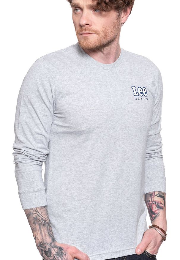 Lee - LEE CHEST LOGO TEE MĘSKA KOSZULKA Z DŁUGIM RĘKAWEM LONGSLEEVE LOGO SHARP GREY MELE L64SFE03. Kolor: szary. Długość rękawa: długi rękaw. Długość: długie