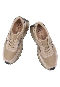 Sneakersy damskie Filippo, cholewka skóra naturalna licowa zamszowe panele sznurowanie kontrastowe wstawki z motywem zwierzęcym masywna podeszwa, beż. Okazja: na co dzień. Zapięcie: sznurówki. Kolor: beżowy. Materiał: zamsz, skóra. Szerokość cholewki: normalna. Wzór: motyw zwierzęcy #9