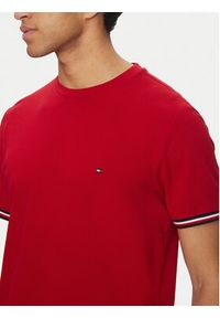 TOMMY HILFIGER - Tommy Hilfiger T-Shirt Global Stripe MW0MW38630 Czerwony Regular Fit. Kolor: czerwony. Materiał: bawełna #4