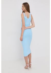 BARDOT - Bardot sukienka midi dopasowana. Kolor: niebieski. Materiał: dzianina. Długość rękawa: na ramiączkach. Typ sukienki: dopasowane. Długość: midi