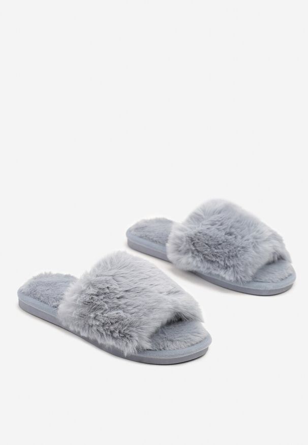 Born2be - Szare Kapcie Vices z Miękkiego Futerka Seladwen. Okazja: do domu, na co dzień. Kolor: szary. Materiał: futro. Obcas: na obcasie. Styl: elegancki, casual