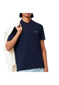 Koszulka męska Lacoste Regular Fit Cotton Blend Polo DH5522-166 - granatowa. Typ kołnierza: polo. Kolor: niebieski. Materiał: poliester, bawełna, elastan. Długość rękawa: krótki rękaw. Długość: krótkie. Wzór: aplikacja. Sezon: lato #1
