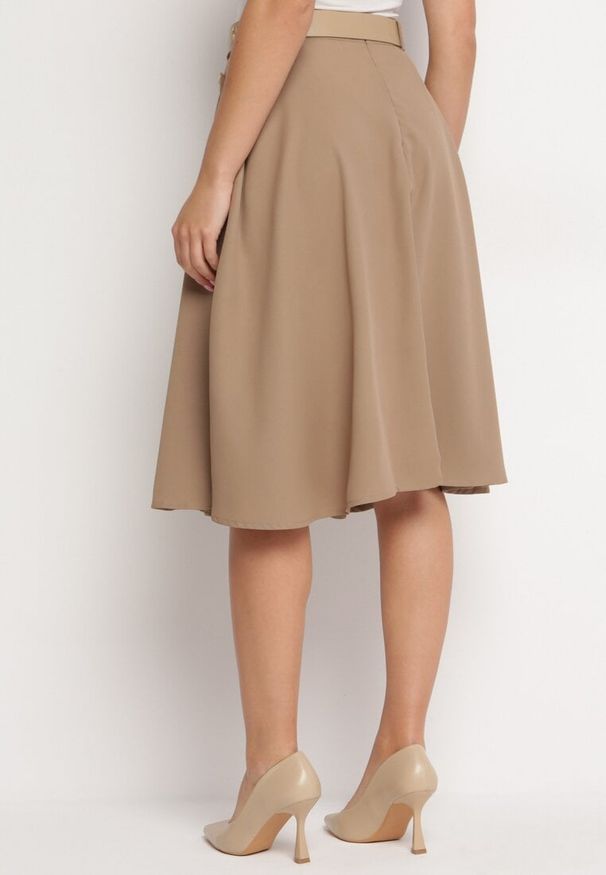 Born2be - Beżowa Rozkloszowana Spódnica z Paskiem z Ekoskóry Fortensja. Kolor: beżowy