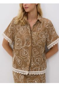 Reserved - Koszula ze strukturalnej dzianiny - beżowy. Kolor: beżowy. Materiał: dzianina #1