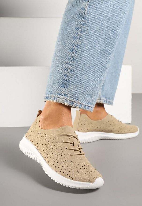 Born2be - Beżowe Sneakersy z Ażurową Cholewką Grellio. Okazja: na co dzień. Kolor: beżowy. Materiał: jeans. Szerokość cholewki: normalna. Wzór: ażurowy