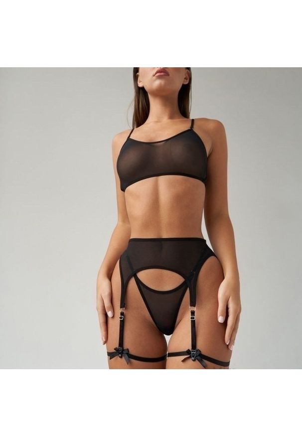 Intica - Zestaw bielizny z delikatnego materiału Sevara. Kolor: czarny. Materiał: materiał. Wzór: jednolity