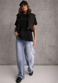 Renee - Czarny Oversizowy T-shirt z Bawełny Zdobiony Haftem z Cekinami Marivia. Okazja: na co dzień. Kolor: czarny. Materiał: bawełna. Wzór: haft, aplikacja. Styl: casual, elegancki #2