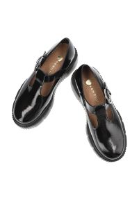 Czarne Lakierowane Półbuty Armodo Eleganckie Buty Damskie. Okazja: na co dzień. Zapięcie: klamry. Kolor: czarny. Materiał: lakier. Styl: elegancki #6