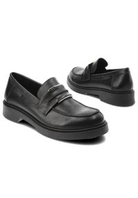 Czarne Mokasyny Nessi Ze Skóry Naturalnej. Okazja: do pracy, na co dzień, na spotkanie biznesowe. Zapięcie: pasek. Kolor: czarny. Materiał: skóra. Styl: casual, klasyczny, biznesowy #6