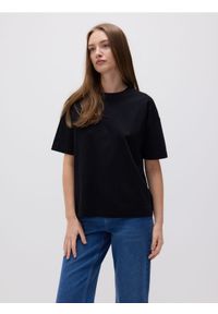 Reserved - Bawełniany t-shirt oversize - czarny. Kolor: czarny. Materiał: bawełna