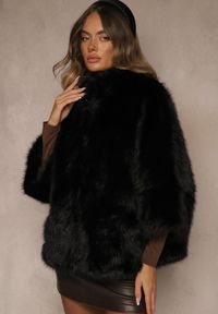 Renee - Czarna Kurtka Futerko z Kołnierzem i Szerokimi Rękawami 3/4 Zapinana na Suwak Clauda. Kolor: czarny. Materiał: futro #1