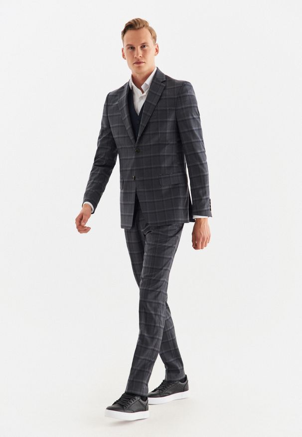 Pako Lorente - PAKO LORENTE – Spodnie garniturowe P22WP-6G-032-S-S. Materiał: wełna. Wzór: kratka