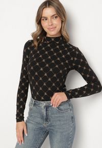 Born2be - Czarna Bawełniana Bluzka z Półgolfem Typu Longsleeve z Geometrycznym Wzorem Tilianna. Okazja: na imprezę, na spotkanie biznesowe, do pracy, na co dzień. Kolor: czarny. Materiał: bawełna. Długość rękawa: długi rękaw. Wzór: geometria. Styl: klasyczny, biznesowy, casual, elegancki #6