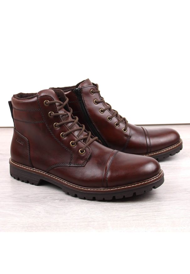 Skórzane komfortowe buty męskie ocieplane brązowe Rieker F3604-25. Kolor: brązowy. Materiał: skóra