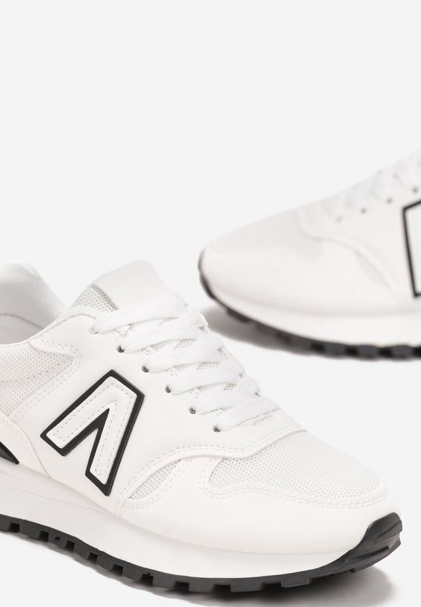 Born2be - Białe Sneakersy przed Kostkę z Ozdobnymi Przeszyciami Evecca. Wysokość cholewki: przed kostkę. Kolor: biały