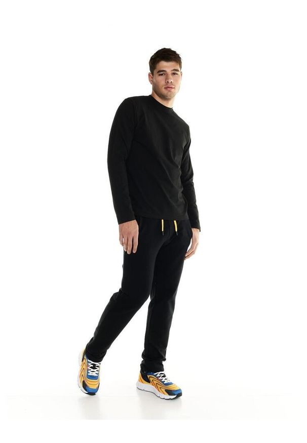 LEONE 1947 APPAREL - Męska koszulka Leone z długim rękawem Urban. Kolor: czarny. Materiał: tkanina. Długość rękawa: długi rękaw. Długość: długie. Sport: fitness