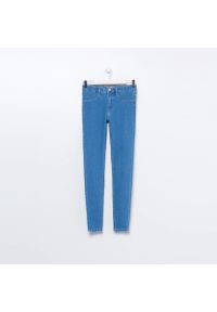 Sinsay - Jeansy skinny mid waist - Niebieski. Kolor: niebieski #1