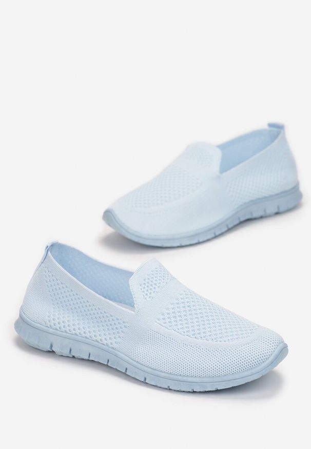 Born2be - Niebieskie Tenisówki Dubost. Okazja: na co dzień. Zapięcie: bez zapięcia. Kolor: niebieski. Materiał: materiał. Obcas: na płaskiej podeszwie. Styl: sportowy, casual