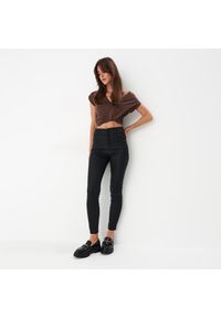 Mohito - Woskowane spodnie skinny - Czarny. Kolor: czarny #1