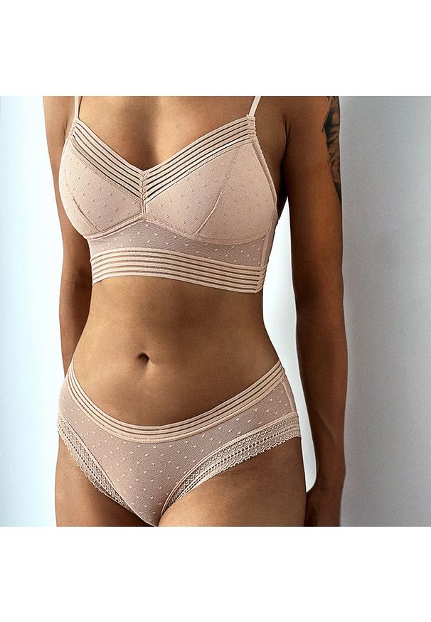 Intica - Stanik z dekoltem na plecach do codziennych stylizacji Neasa. Kolor: beżowy. Materiał: skóra, materiał