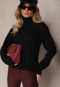 Renee - Czarny Golf z Wełną ze Ściągaczem i Ozdobnym Splotem Miarenn. Okazja: na co dzień. Typ kołnierza: golf. Kolor: czarny. Materiał: wełna. Długość rękawa: długi rękaw. Długość: długie. Wzór: ze splotem. Styl: klasyczny, casual