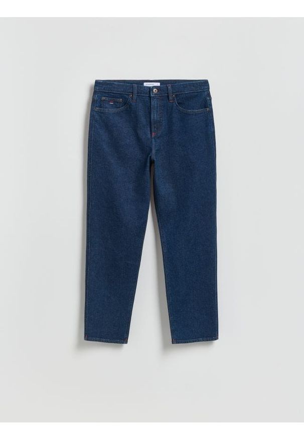 Reserved - Jeansy straight fit - granatowy. Kolor: niebieski