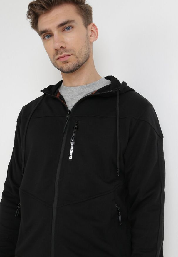Born2be - Czarna Bluza Acasolio. Typ kołnierza: kaptur. Kolor: czarny. Styl: sportowy