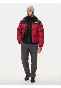 The North Face Kurtka puchowa 1996 Retro Nuptse NF0A3C8D Czerwony Loose Fit. Kolor: czerwony. Materiał: syntetyk. Styl: retro