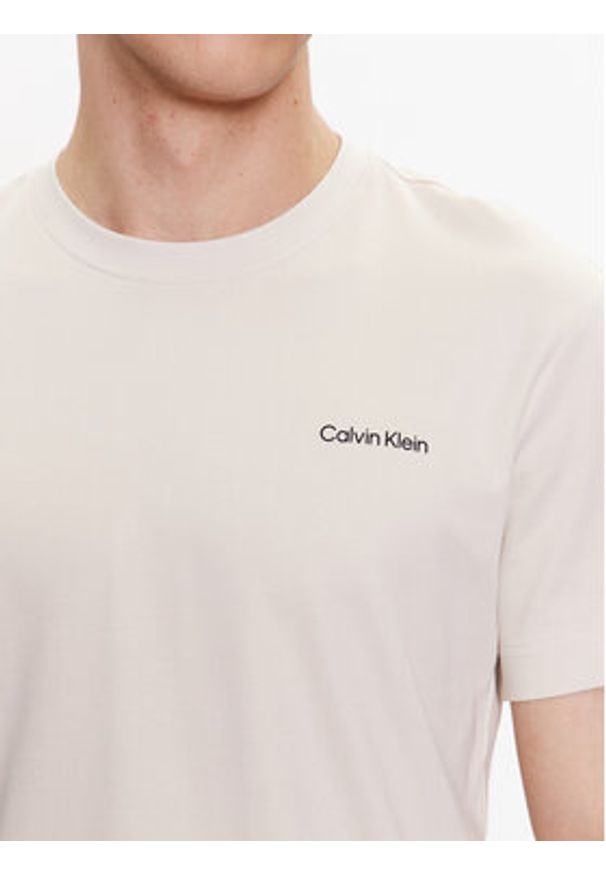 Calvin Klein T-Shirt Micro Logo Interlock K10K109894 Beżowy Regular Fit. Kolor: beżowy. Materiał: bawełna