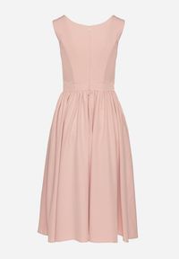 Born2be - Różowa Klasyczna Rozkloszowana Sukienka Vices Tolissela. Okazja: na co dzień. Kolor: różowy. Wzór: aplikacja, gładki. Styl: klasyczny #6