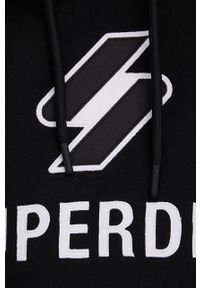 Superdry bluza bawełniana męska kolor czarny z kapturem z aplikacją. Typ kołnierza: kaptur. Kolor: czarny. Materiał: bawełna. Wzór: aplikacja