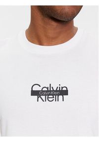 Calvin Klein T-Shirt Logo K10K112395 Biały Regular Fit. Kolor: biały. Materiał: bawełna