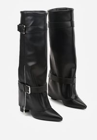 Born2be - Czarne Kozaki na Słupku z Wywiniętą Cholewką Zdobioną Klamrami i Suwakiem Unwedina. Nosek buta: szpiczasty. Zapięcie: klamry. Kolor: czarny. Szerokość cholewki: normalna. Wzór: aplikacja. Materiał: skóra, materiał. Sezon: zima. Obcas: na słupku. Styl: klasyczny. Wysokość obcasa: średni #4