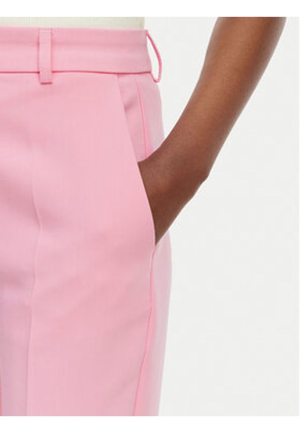 Morgan Spodnie materiałowe 261-PMAKI.F Różowy Regular Fit. Kolor: różowy. Materiał: syntetyk