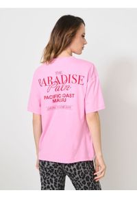 Sinsay - Koszulka z nadrukiem na plecach - różowy. Kolor: różowy. Wzór: nadruk #1