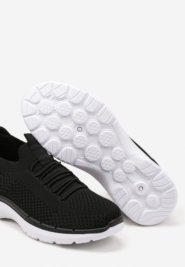 Born2be - Czarne Buty Sportowe Sneakersy z Elastyczną Cholewką Tataliona. Okazja: na co dzień. Zapięcie: bez zapięcia. Kolor: czarny. Szerokość cholewki: normalna