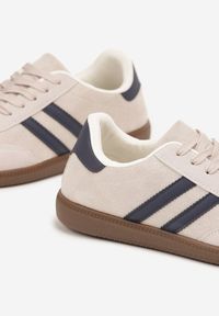 Born2be - Beżowo-Granatowe Buty Sportowe Sneakersy z Paskami z Boku Nalovelle. Okazja: na co dzień. Zapięcie: pasek. Kolor: beżowy. Materiał: jeans #3