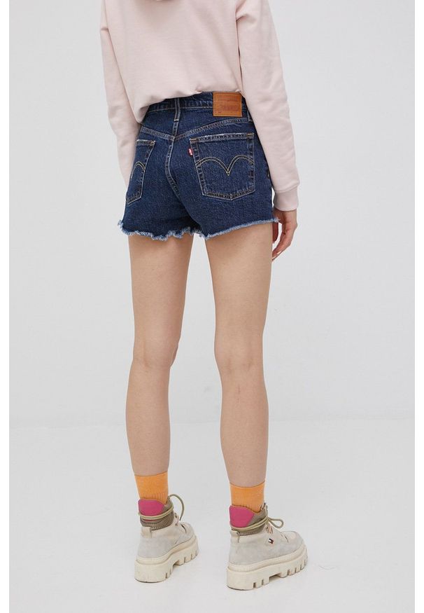 Levi's® - Levi's szorty jeansowe damskie kolor granatowy gładkie high waist. Okazja: na spotkanie biznesowe, na co dzień. Stan: podwyższony. Kolor: niebieski. Materiał: jeans. Wzór: gładki. Styl: casual, biznesowy
