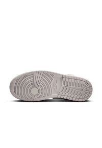 Nike Air Jordan 1 Mid Photon Dust Atmosphere Sneakersy damskie. Okazja: na co dzień. Kolor: szary. Materiał: guma, skóra. Szerokość cholewki: normalna. Model: Nike Air Jordan #5