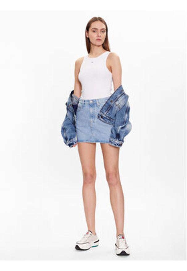 Tommy Jeans Spódnica jeansowa Izzie DW0DW15628 Niebieski Regular Fit. Kolor: niebieski. Materiał: bawełna