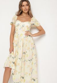Born2be - Żółta Rozkloszowana Sukienka z Bufkami w Kwiatowy Wzór Melaphine. Kolor: żółty. Wzór: kwiaty. Sezon: lato. Typ sukienki: rozkloszowane. Styl: elegancki, klasyczny