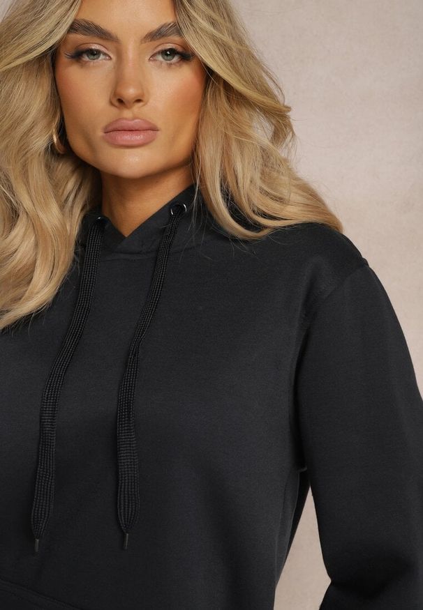 Renee - Granatowa Klasyczna Bluza z Kapturem ze Ściągaczem Mozartia. Okazja: na co dzień. Typ kołnierza: kaptur. Kolor: niebieski. Materiał: jeans. Styl: klasyczny