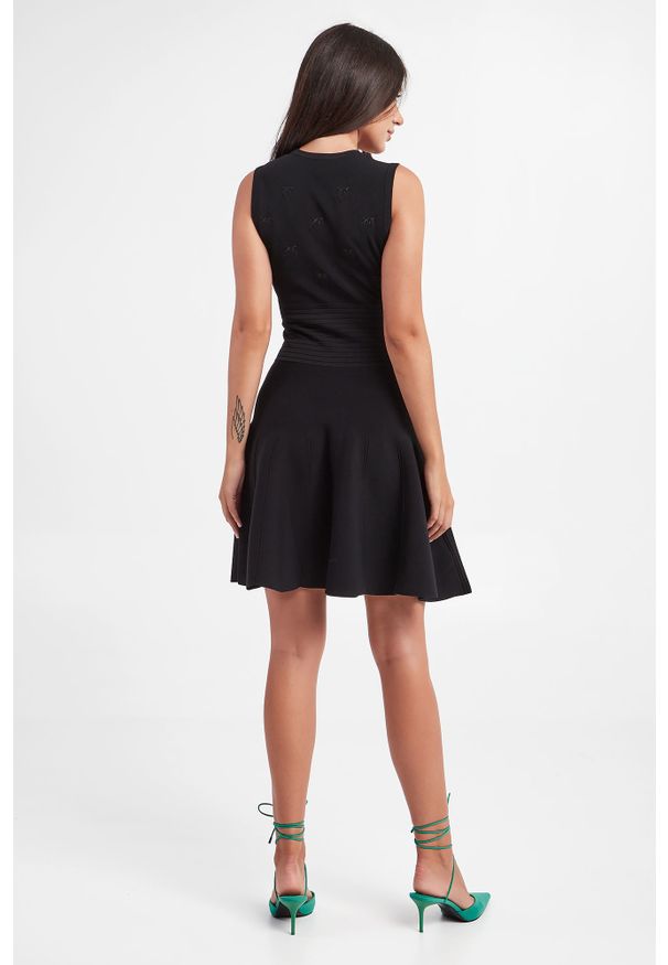 Pinko - Sukienka Rose PINKO. Materiał: dzianina. Wzór: haft
